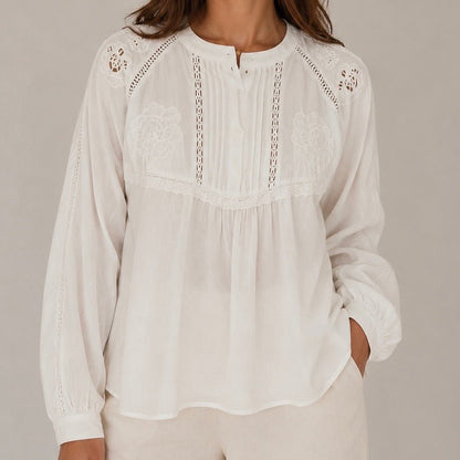 CAMISA PERFORADA COM FLORES - Pé Calçado