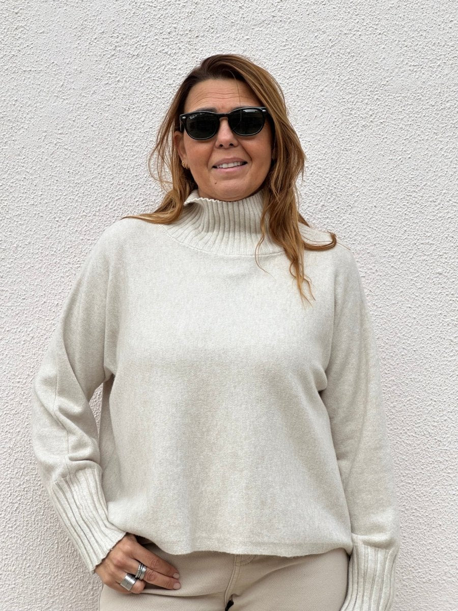 CAMISOLA DE MALHA COM GOLA ALTA - Pé Calçado