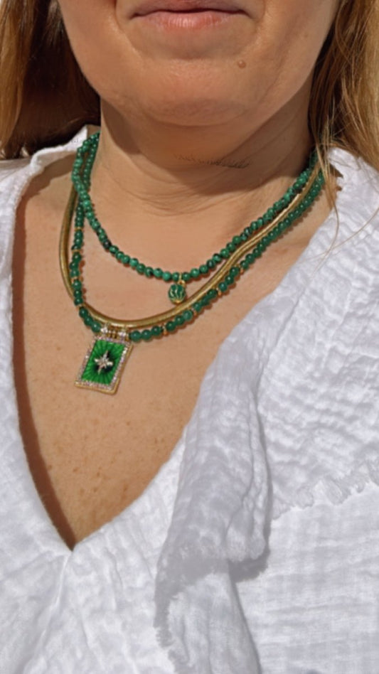 CONJUNTO COLARES BANDEIRA EM VERDE - Pé Calçado