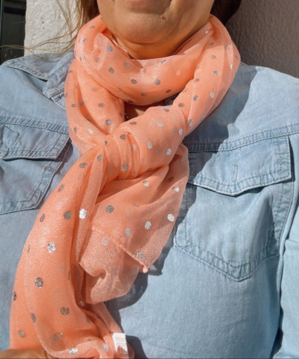 LENÇO COM BOLINHAS - Pé Calçado