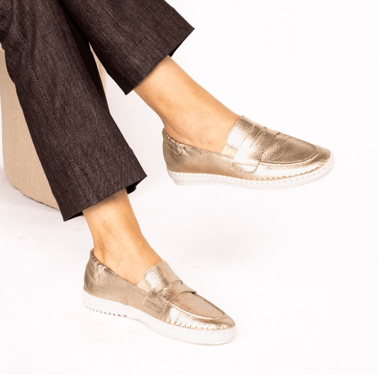 MOCASSIM DESPORTIVO EM PELE LAMINADA - Pé Calçado