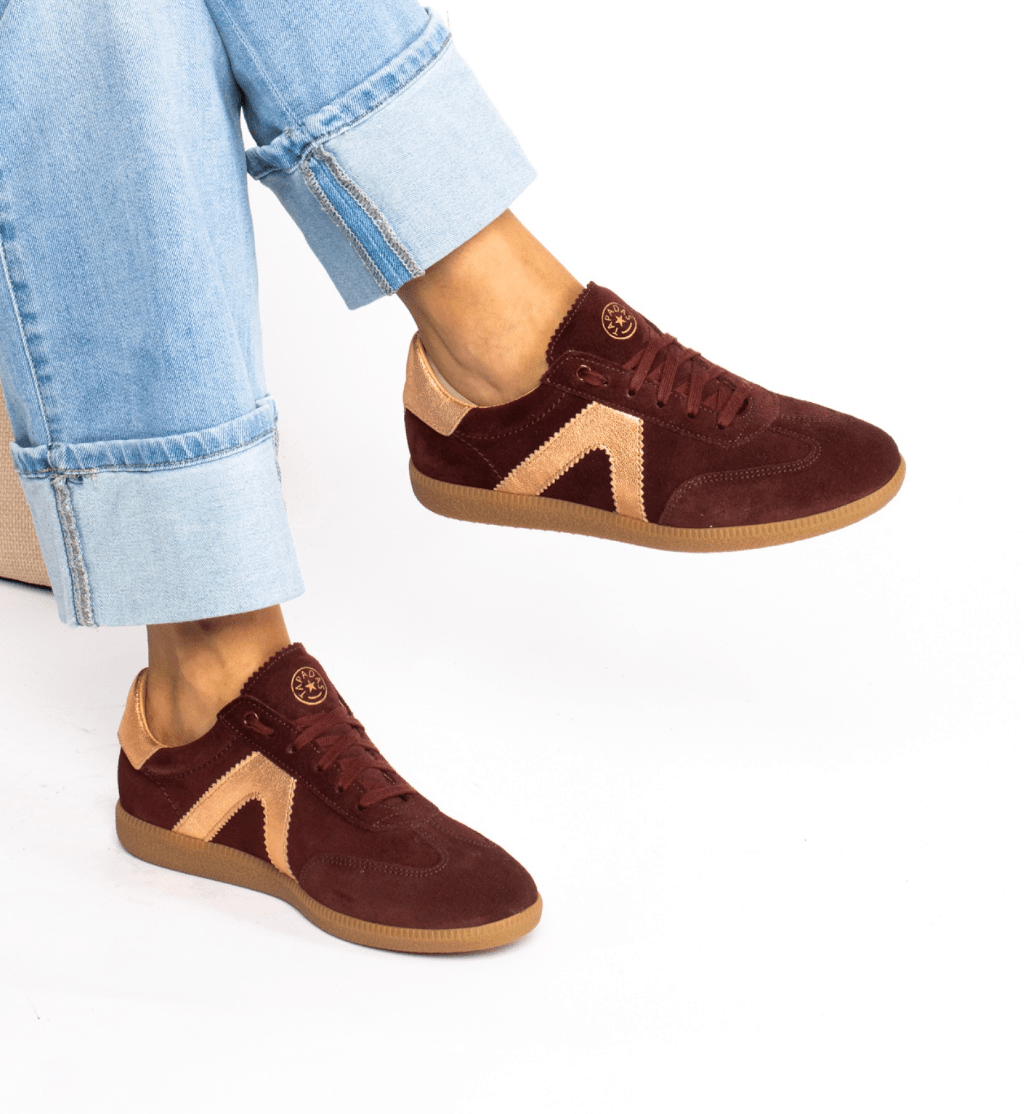 S024 - CM TENIS EM CAMURÇA E PELE - Pé Calçado