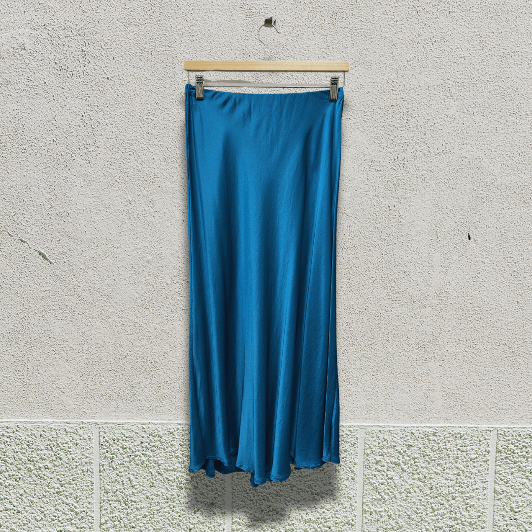 SAIA ACETINADA DE VISCOSE - Pé Calçado