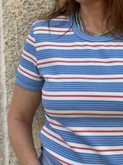 T - SHIRT ÀS RISCAS - Pé Calçado