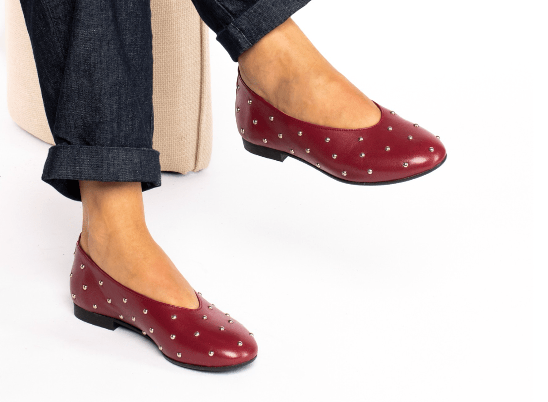 T1622 Sabrinas em pele com tachas - Pé Calçado